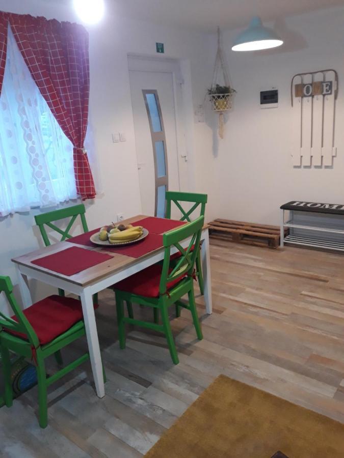 Tri Srece Apartment Ogulin Exterior photo